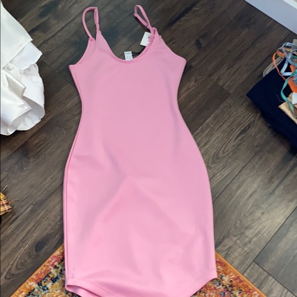 Baby pink tank midi dress - Picture 2 of 3